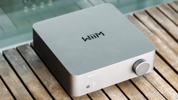 WiiM Vibelink Integrated Amplifier Front Top Angle